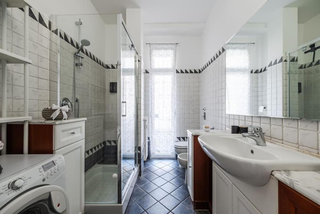 Nuovissima Dimora Con Terrazzino Lejlighed Milano Eksteriør billede
